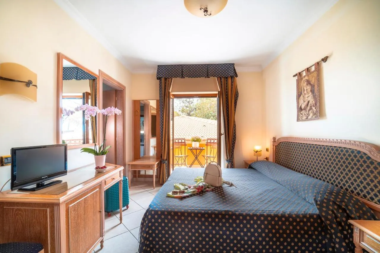 Hotel Villa Romana Porto Empedocle 4*,