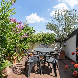https://attico-di-charme.hotelinveneto.com