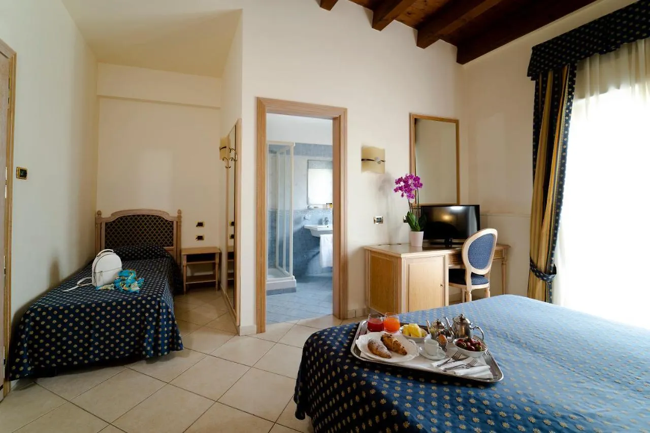 Hotel Villa Romana Porto Empedocle 4*,